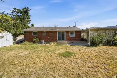 Exterior - 188 E 9140 S, Sandy, UT 84070 photo 5 of 8