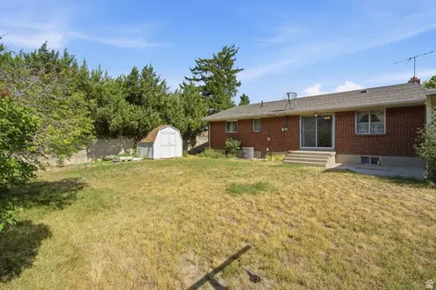 Exterior - 188 E 9140 S, Sandy, UT 84070 photo 4 of 8