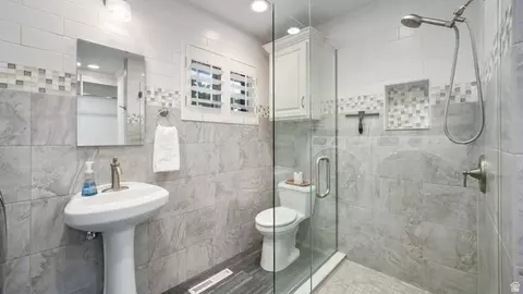 Bath - 15 S 300 E, Payson, UT 84651 photo 2 of 4