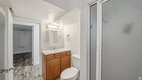 Bath - 166 S 200 E, Orem, UT 84058 photo 3 of 3