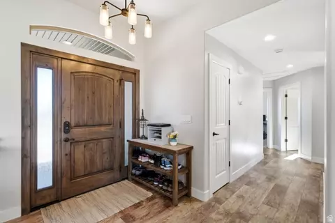 Entry Way - 533 W Moonlight Dr, Erda, UT 84074 photo 4 of 6