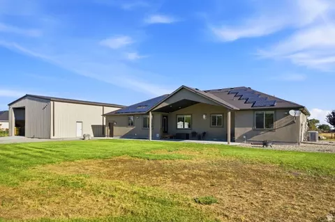 Exterior - 533 W Moonlight Dr, Erda, UT 84074 photo 6 of 15