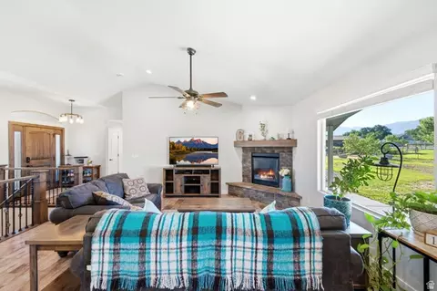 Living - 533 W Moonlight Dr, Erda, UT 84074 photo 4 of 4