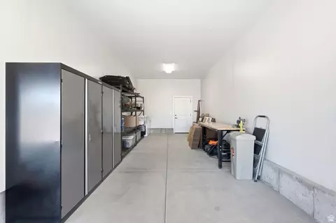 Entry Way - 533 W Moonlight Dr, Erda, UT 84074 photo 3 of 6