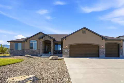 Exterior - 533 W Moonlight Dr, Erda, UT 84074 photo 2 of 15