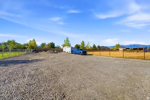 Exterior - 533 W Moonlight Dr, Erda, UT 84074 photo 13 of 15
