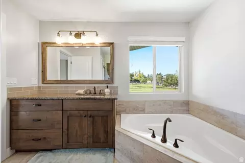 Bath - 533 W Moonlight Dr, Erda, UT 84074 photo 4 of 8