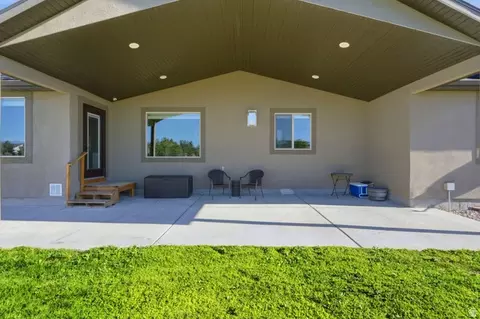 Exterior - 533 W Moonlight Dr, Erda, UT 84074 photo 9 of 15
