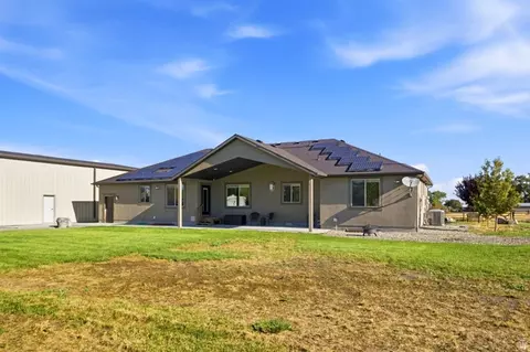 Exterior - 533 W Moonlight Dr, Erda, UT 84074 photo 7 of 15