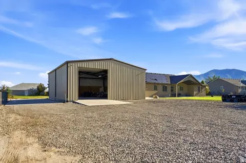 Exterior - 533 W Moonlight Dr, Erda, UT 84074 photo 14 of 15