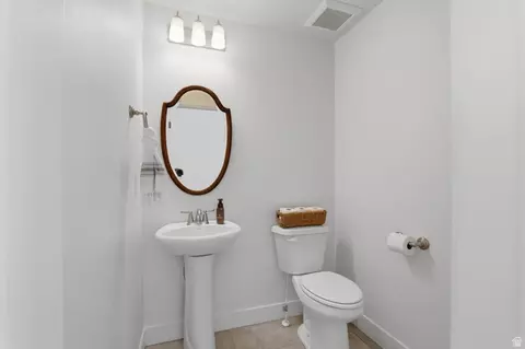 Bath - 3429 E Wheat Field Ln, Eagle Mountain, UT 84005 photo 1 of 2