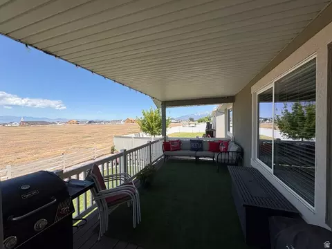 Exterior - 504 S Lake Vw, Vineyard, UT 84059 photo 6 of 9