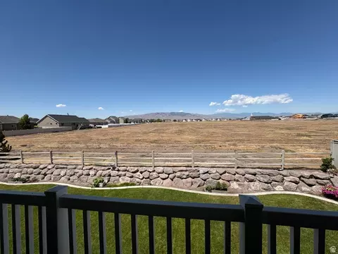 Exterior - 504 S Lake Vw, Vineyard, UT 84059 photo 7 of 9