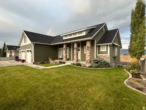 Exterior - 504 S Lake Vw, Vineyard, UT 84059 photo 2 of 9