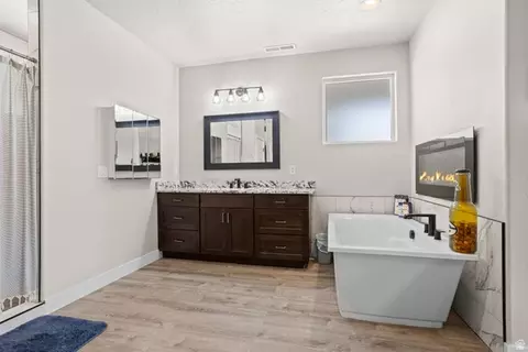 Bath - 711 W Main St, Enterprise, UT 84725 photo 1 of 3