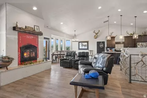 Living - 711 W Main St, Enterprise, UT 84725 photo 3 of 3