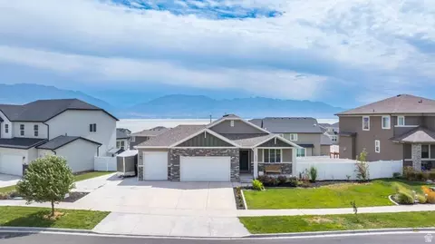 3344 S Tiger Heron Dr, Saratoga Springs, UT 84045