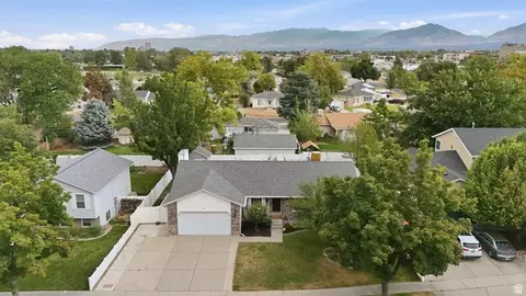 View/Area - 38 W Clay Dr, Murray, UT 84107 photo 1 of 10
