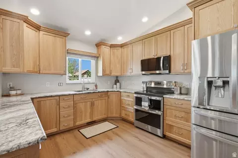 Kitchen - 38 W Clay Dr, Murray, UT 84107 photo 3 of 5