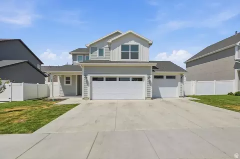 Exterior - 211 E 520 N, Providence, UT 84332 photo 2 of 5