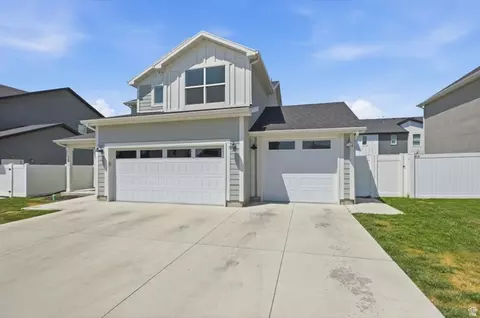 Exterior - 211 E 520 N, Providence, UT 84332 photo 3 of 5