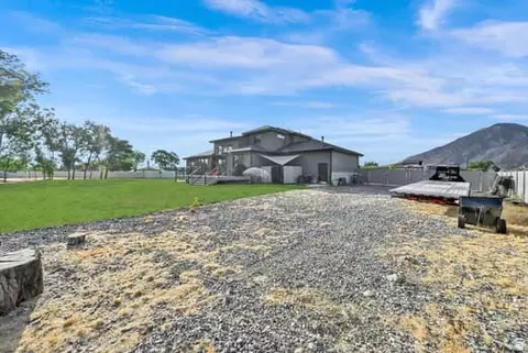 Exterior - 1327 W 500 N, Mapleton, UT 84664 photo 8 of 13