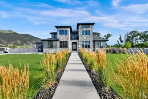 Exterior - 1327 W 500 N, Mapleton, UT 84664 photo 3 of 13