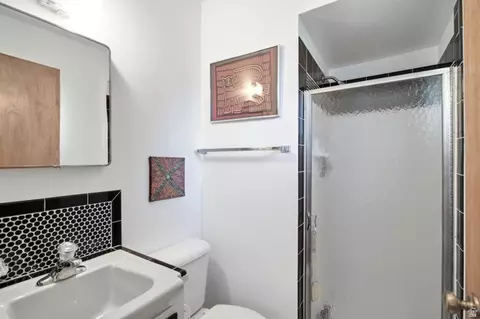 Bath - 2964 E Morgan Dr, Holladay, UT 84124 photo 2 of 2