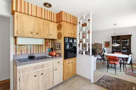 Kitchen - 2964 E Morgan Dr, Holladay, UT 84124 photo 2 of 3