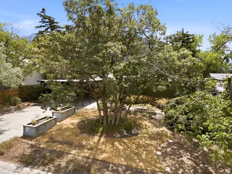 Exterior - 2964 E Morgan Dr, Holladay, UT 84124 photo 3 of 10
