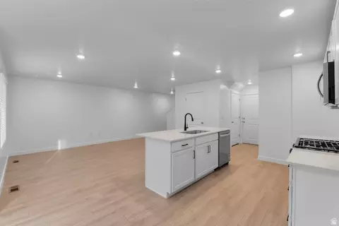 Living - 683 N 1920 E #1248, Salem, UT 84653 photo 2 of 6