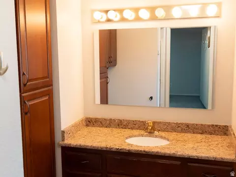 Bath - 1062 E 1010 N, Orem, UT 84097 photo 2 of 3