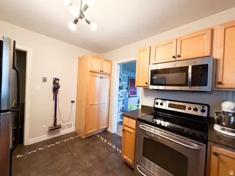 Kitchen - 543 E 800 S, Orem, UT 84097 photo 1 of 2