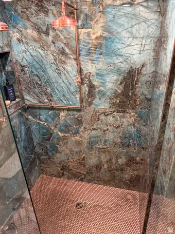 Bath - 4867 S 1690 E, Holladay, UT 84117 photo 4 of 7