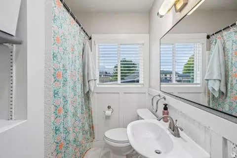 Bath - 355 E 400 N, Orem, UT 84057 photo 1 of 3