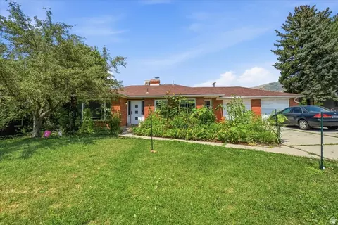 Exterior - 701 E 500 S, Bountiful, UT 84010 photo 3 of 7