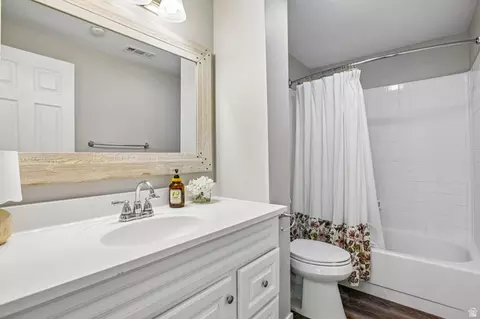 Bath - 50 E 250 N, Midway, UT 84049 photo 1 of 2