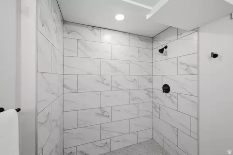 Bath - 5417 S 700 E, South Ogden, UT 84405 photo 2 of 3