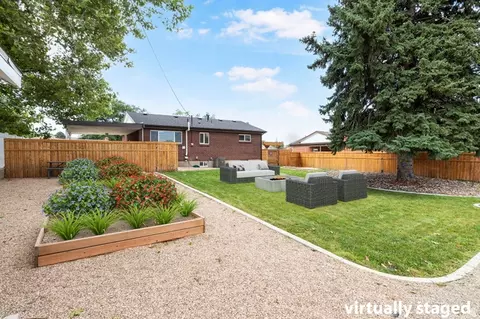 Exterior - 271 E 1050 N, Bountiful, UT 84010 photo 6 of 9