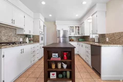 Kitchen - 271 E 1050 N, Bountiful, UT 84010 photo 1 of 3