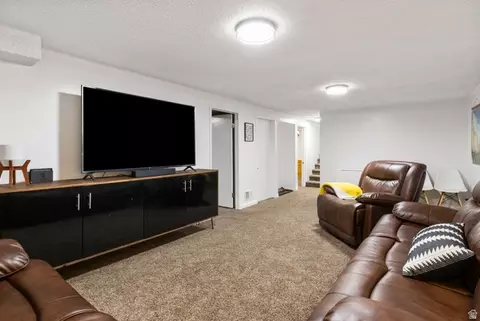 Living - 271 E 1050 N, Bountiful, UT 84010 photo 2 of 2