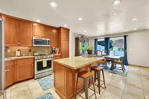 Kitchen - 2246 E Lincoln Ct, Holladay, UT 84124 photo 2 of 3