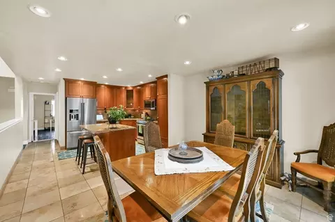Dining - 2246 E Lincoln Ct, Holladay, UT 84124 photo 2 of 2