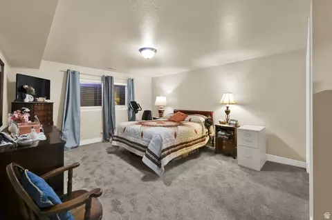Bedroom - 2246 E Lincoln Ct, Holladay, UT 84124 photo 4 of 5