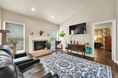Living - 2246 E Lincoln Ct, Holladay, UT 84124 photo 3 of 3