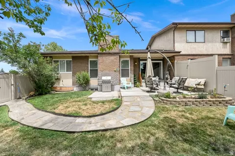 Exterior - 2246 E Lincoln Ct, Holladay, UT 84124 photo 2 of 2