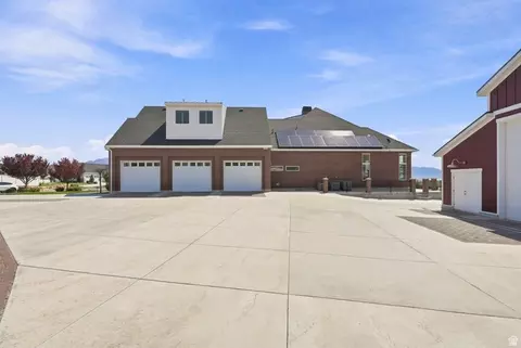 Exterior - 2628 E Prairie Dr, Eagle Mountain, UT 84005 photo 3 of 15