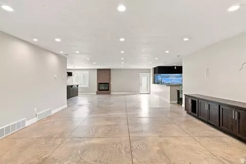 Living - 2628 E Prairie Dr, Eagle Mountain, UT 84005 photo 5 of 8