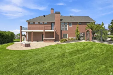 Exterior - 2628 E Prairie Dr, Eagle Mountain, UT 84005 photo 12 of 15