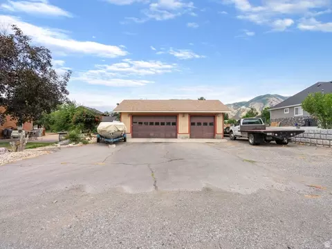 Exterior - 615 E Maple St, Mapleton, UT 84664 photo 2 of 9